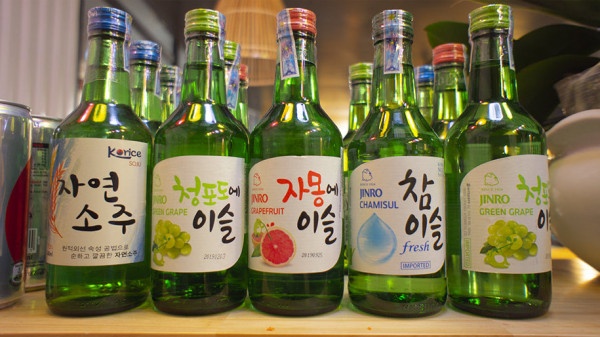 Giá rượu soju Tết 2021? Đồ uống ngon của xứ sở Hàn Quốc